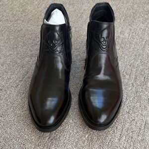 Black Skull Embossed Men's Shoes